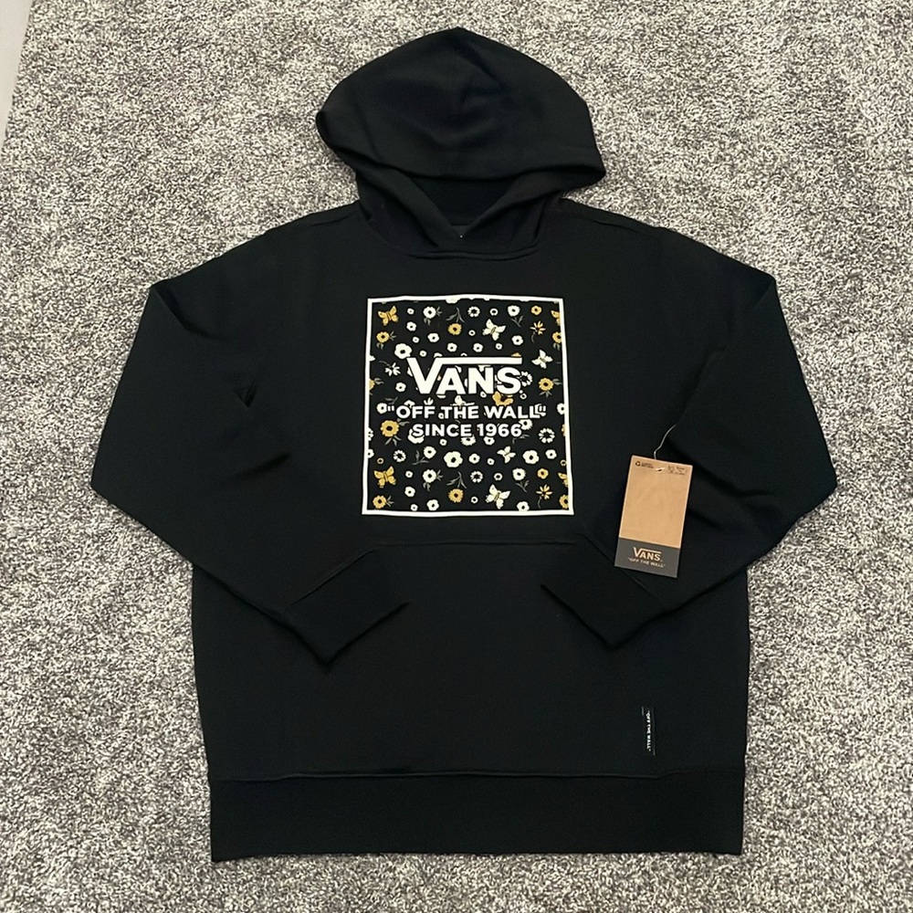 NEW! BLACK AND FLOWERS VANS SWEATSHIRT. SIZE SMALL. BOYS.